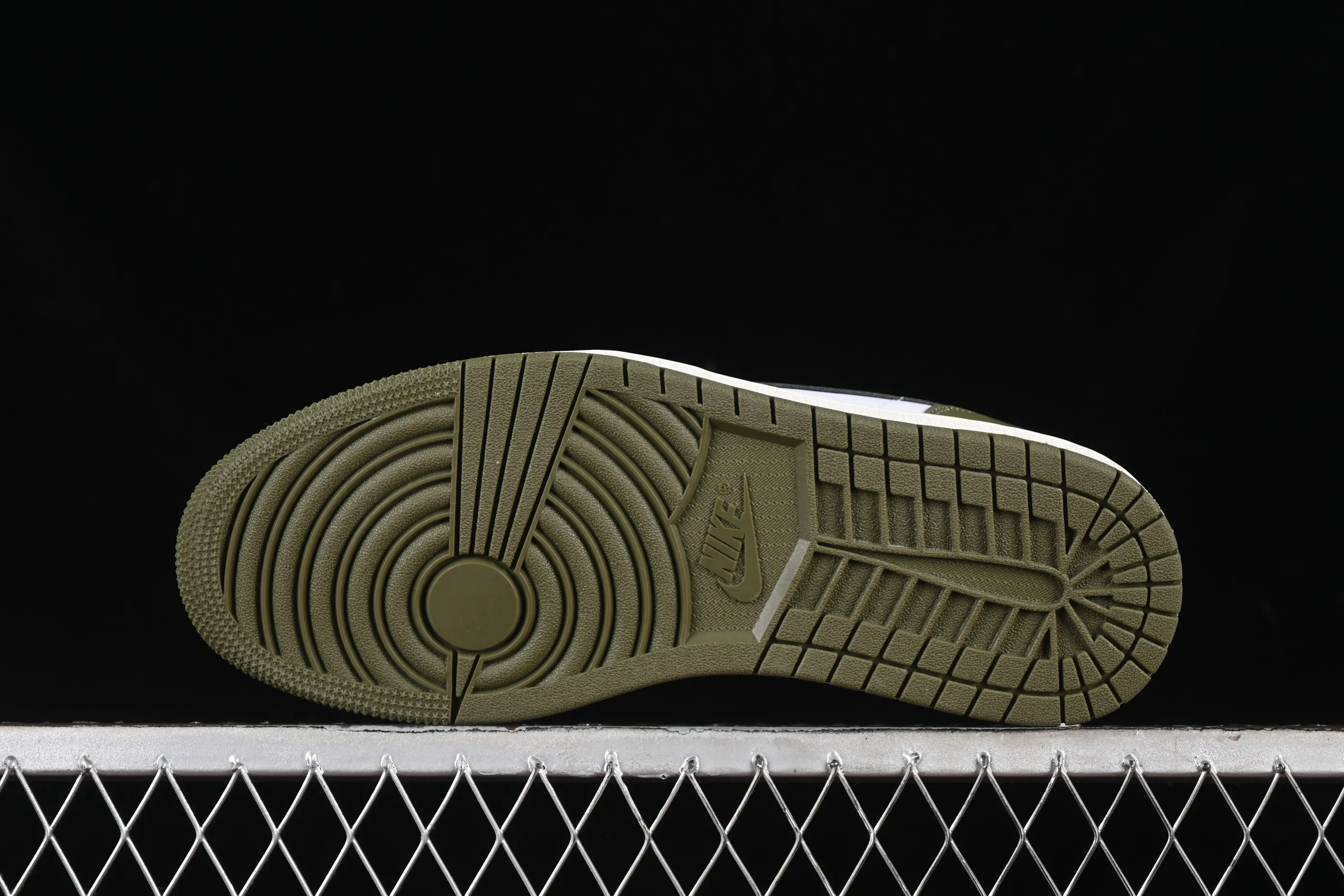 All categories Air Jordan Jordan series basketball shoes Air Jordan 1 Low Air Jordan 1 Low "Medium Olive" AJ1 Joe 1 olive green low-top cultural and casual sneakers 553558-092